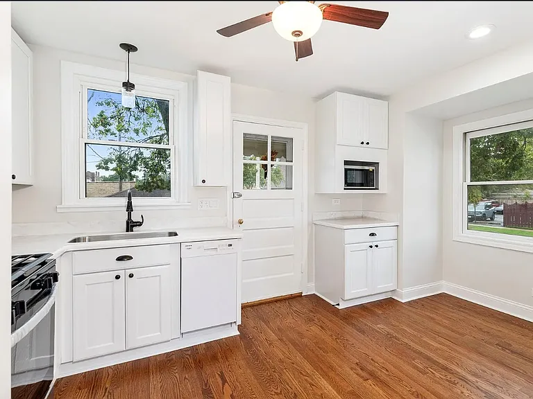 4447 Joliet Ave — Photo 10