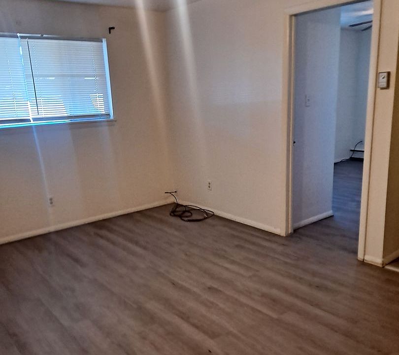 1st image of 1640-1650 Moore Ave #41