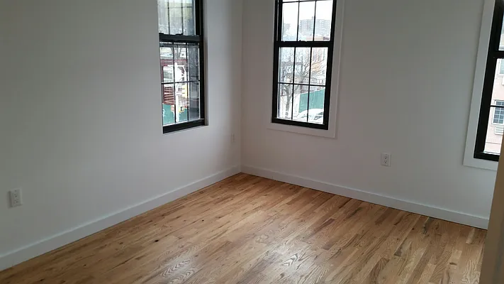 Rented by Lang Realty LLC | media 25