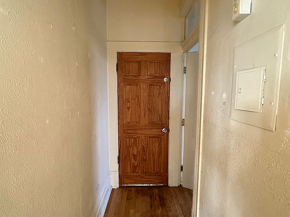 2nd image of 848 E 15th St #B