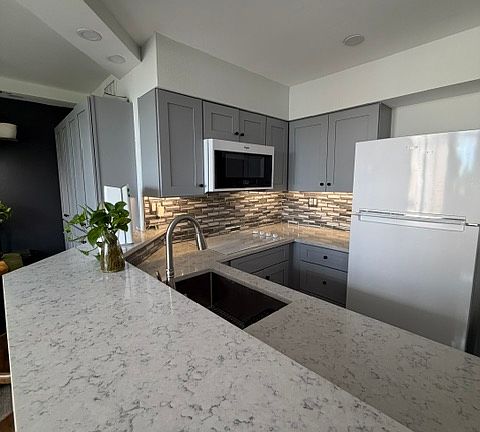 3rd image of 3930 S Roosevelt Blvd APT 202S