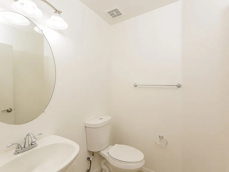 763 E Whitten St — Photo 16