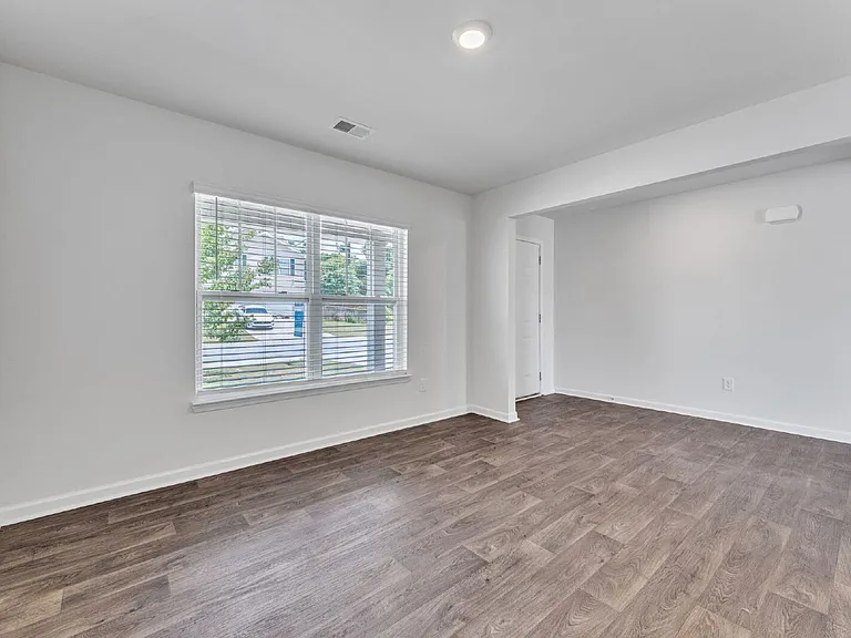 107 Milldale Dr — Photo 7
