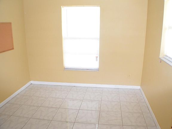 4th image of 24 Lorelei Ave