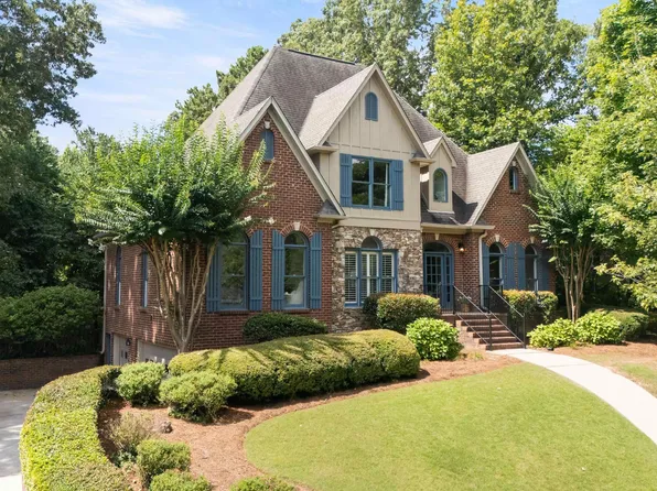1133 Lake Colony Ln, Vestavia, AL 35242