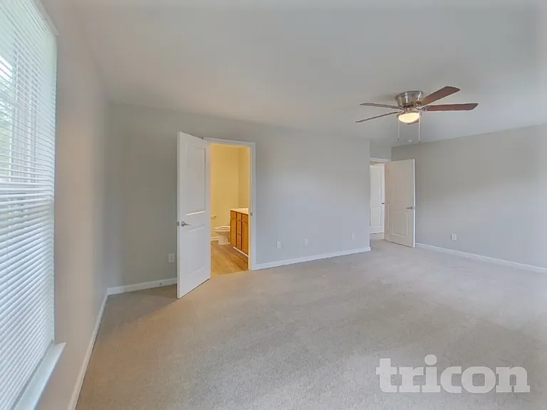 246 Bridgeport Rd — Photo 9