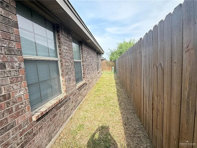 714 Jade St #B — Photo 13