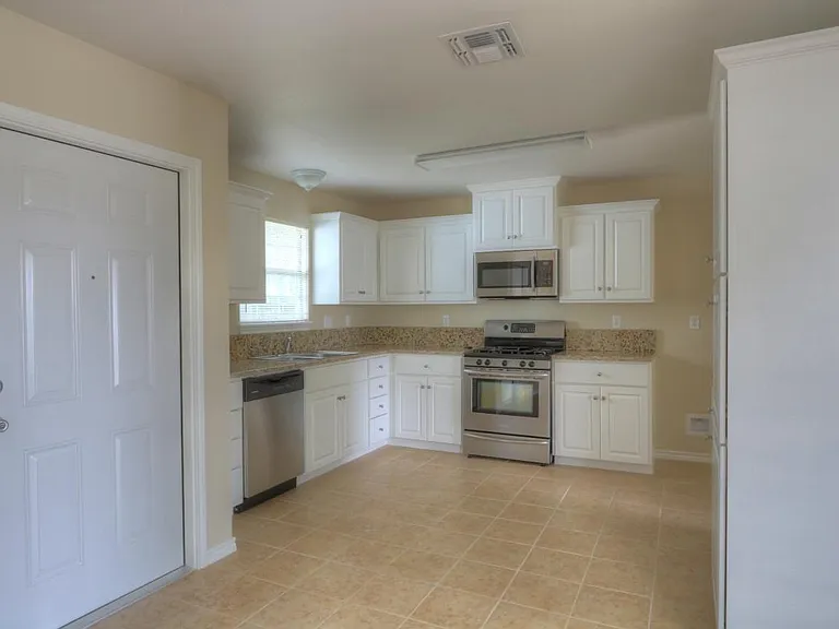 5126 Bevly Dr — Photo 2