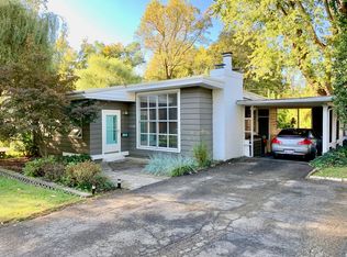 2716 Lakeside Dr, Louisville, KY 40205