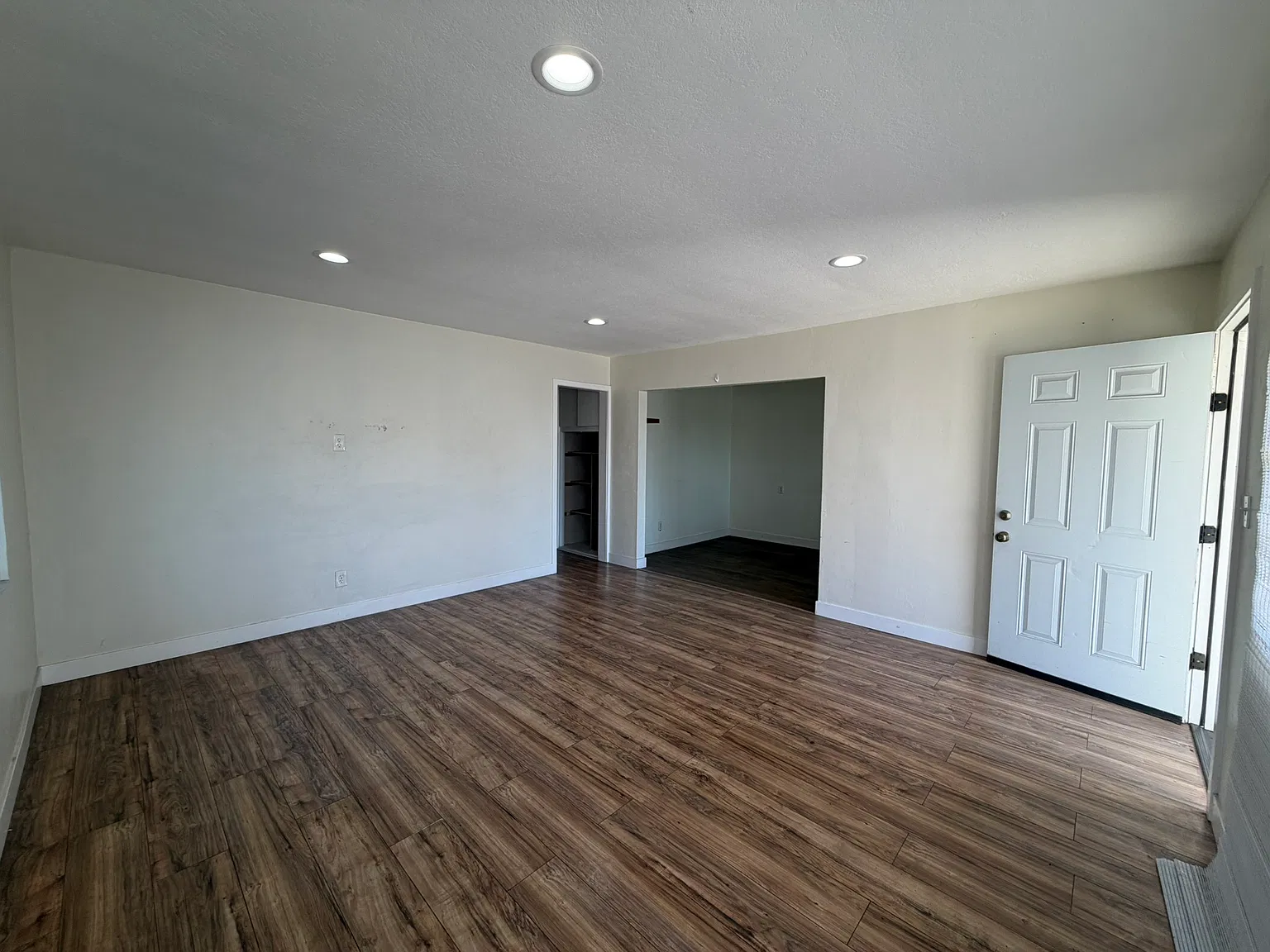 3 bed, 1014 sqft, $3,500 — Photo 3