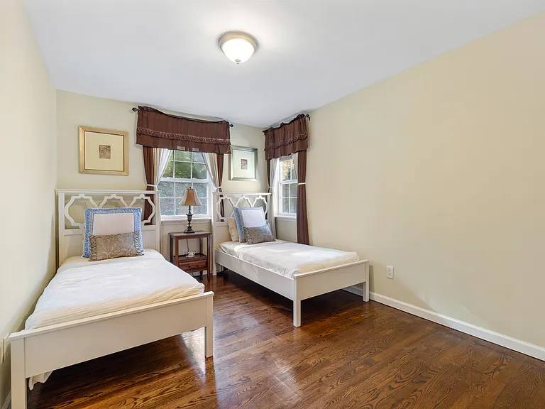 7 Spring Close Ln — Photo 11
