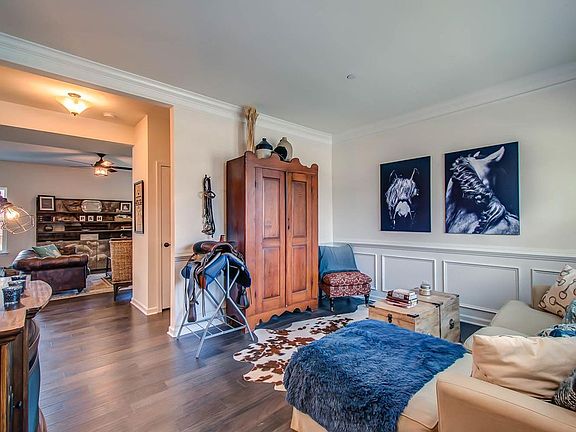 5th image of 3001 Ledgebrook Dr