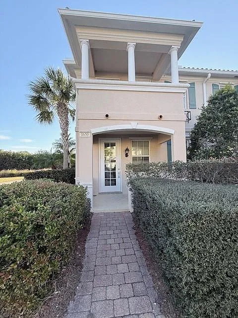 3 bed, 2.5 bath, 1673 sqft, $2,500 — Photo 1