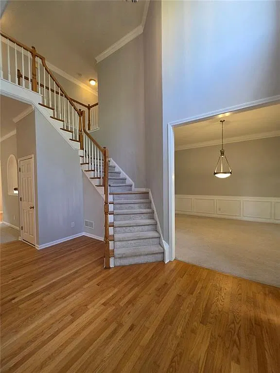 5 bed, 4.5 bath, 5792 sqft, $4,000 — Photo 4