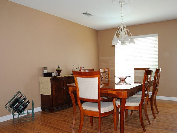 2nd image of 384 Selkirk Dr