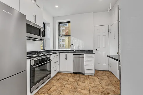 Rented by REAL New York | media 3