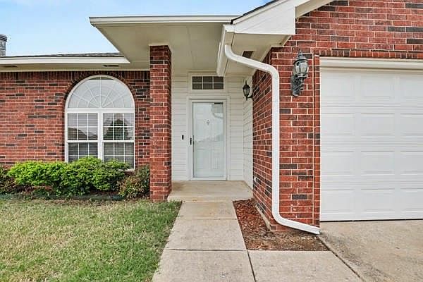 1st image of 5508 SE 80th St