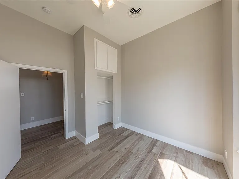 4307 Avenue Q — Photo 33