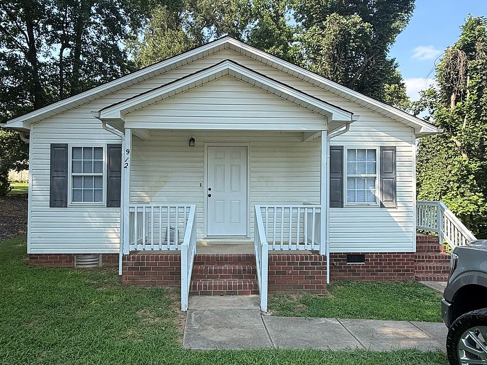 1st image of 912 Lisk St