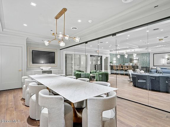 5th image of 19 Washington Street #462 C
