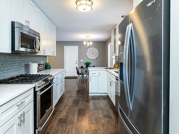 4th image of 13712 Wellington Cres E