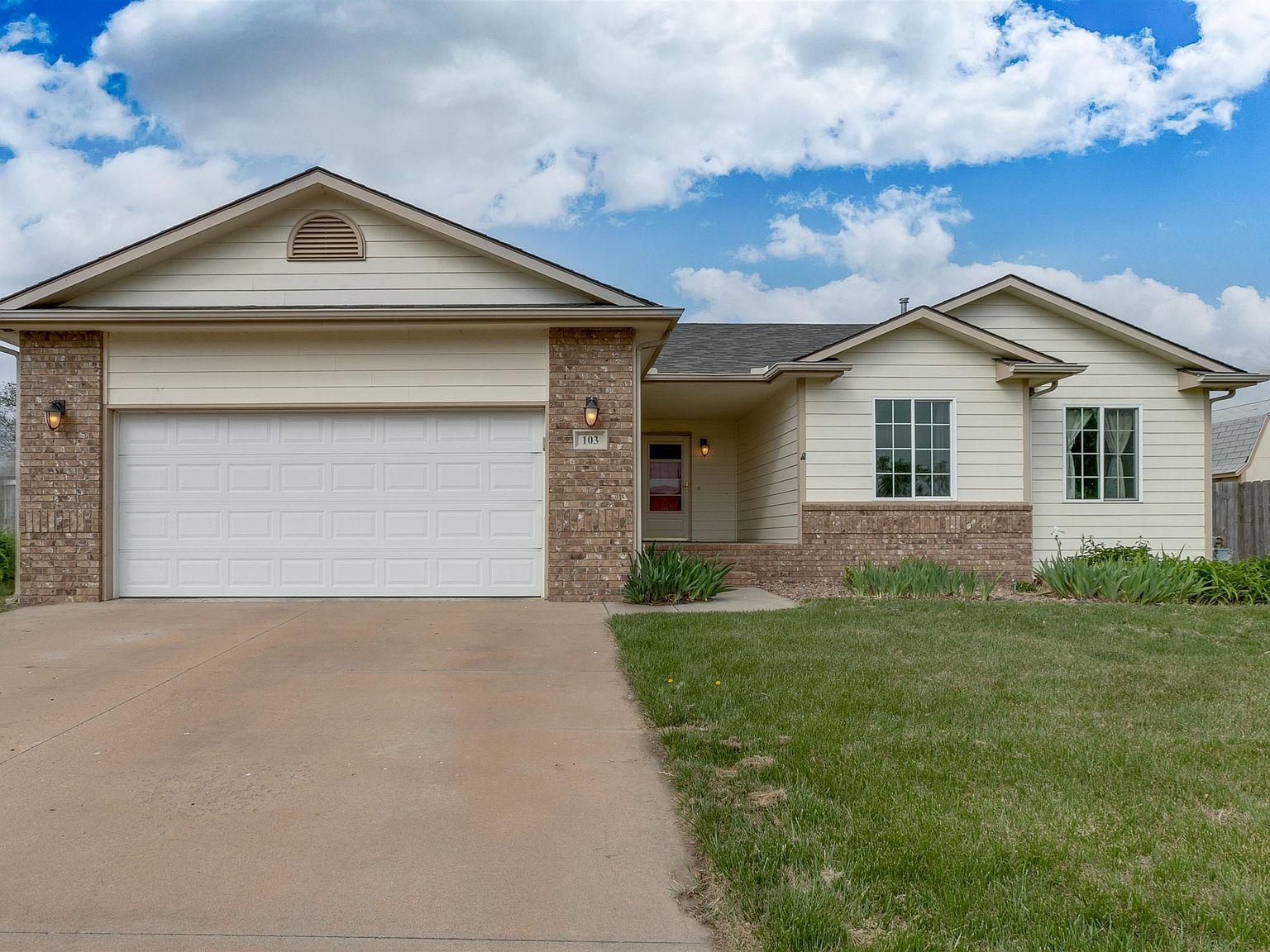 103 Brookview Ct, Hutchinson, KS 67501 Zillow