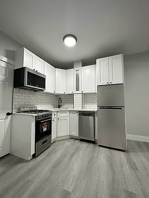 Rented by Peter R. Hungerford, LREB | media 25