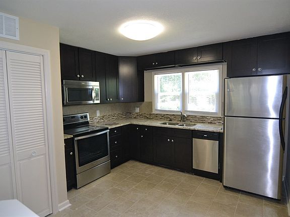 4th image of 426 W 88th St