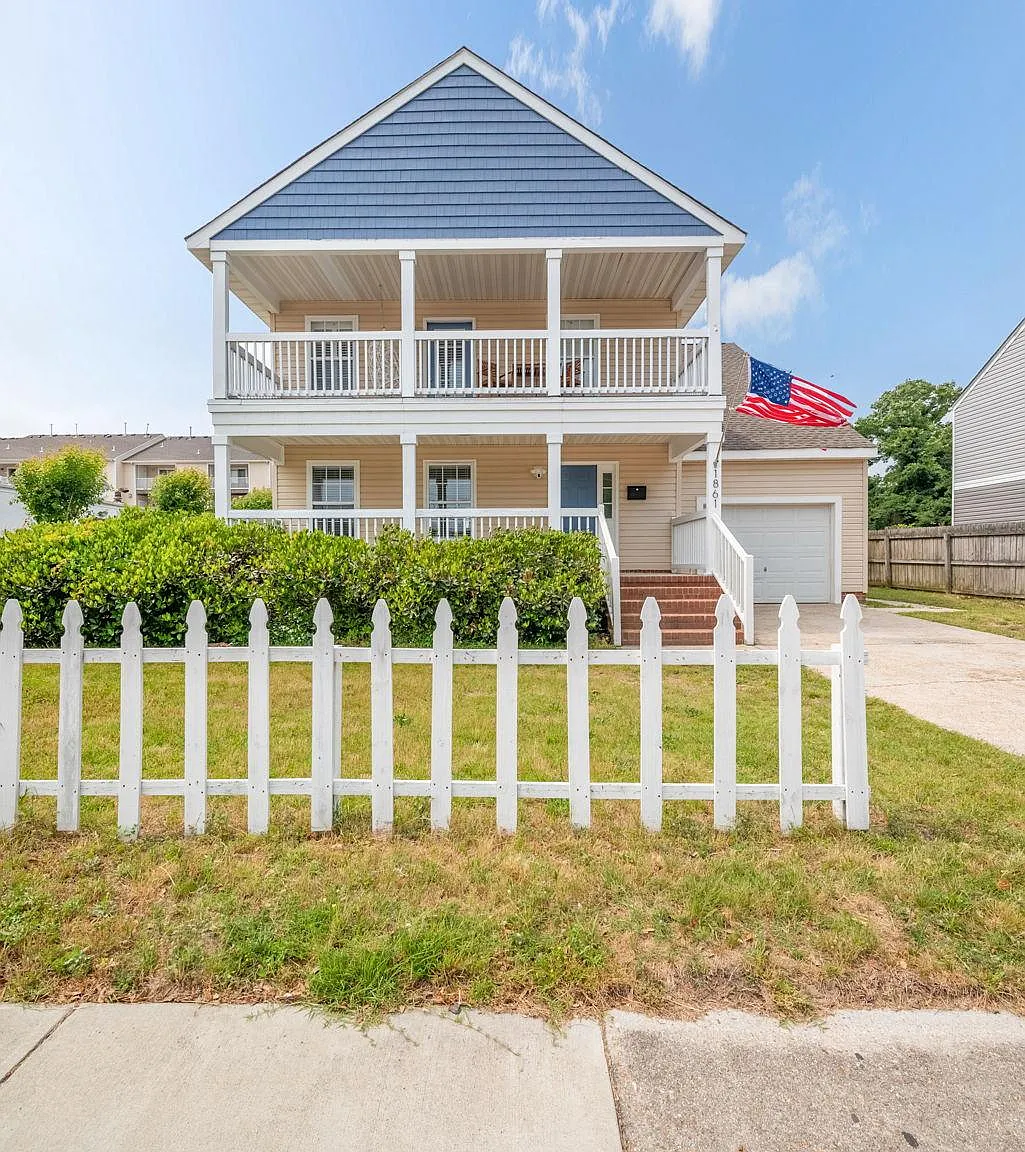 4 bed, 2.5 bath, 2166 sqft, $5,500 — Photo 1