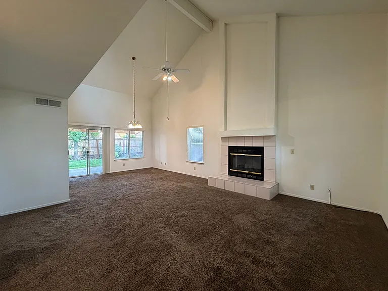1893 E Deyoung Dr — Photo 4