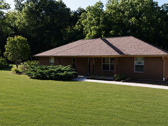 2nd image of 3725 Greenwood Rd
