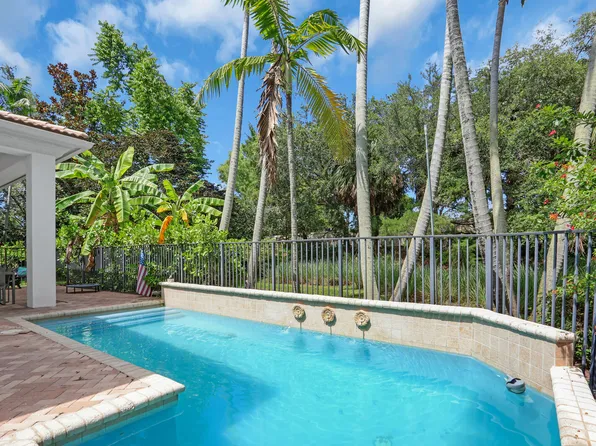 1726 Nature Ct, Palm Beach Gardens, FL 33410