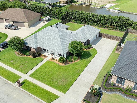 4th image of 333 Tulip Dr