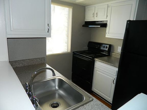 2nd image of 1519 Run Of The Oaks St