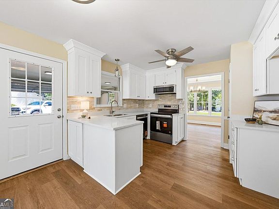 5th image of 120 Deer Ridge Dr