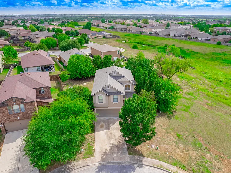 141 Clover Cv — Photo 56