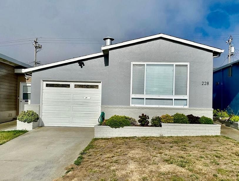 1st image of 228 Mariposa Ave
