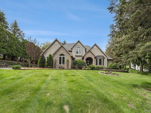 1437 Rillview Ct, Metamora, MI 48455