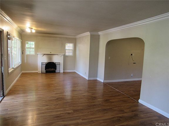 4th image of 4950 Elmwood Ave