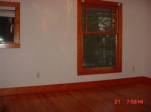 5th image of 320 E Oakhill Ave