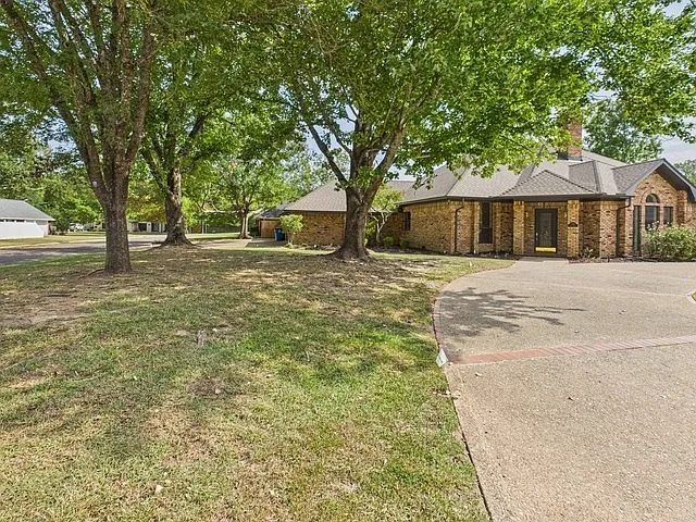3 bed, 2.5 bath, 2993 sqft, $2,950 — Photo 4