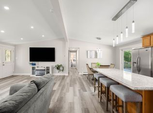 102 Kimball Rd, Amesbury, MA 01913