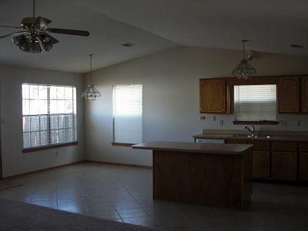 4th image of 208 Woodland Park Cir