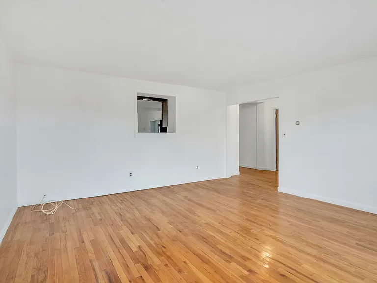 105 Woodside Ave #2 — Photo 15