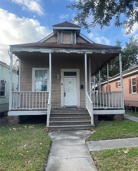 1st image of 360 Sala Ave