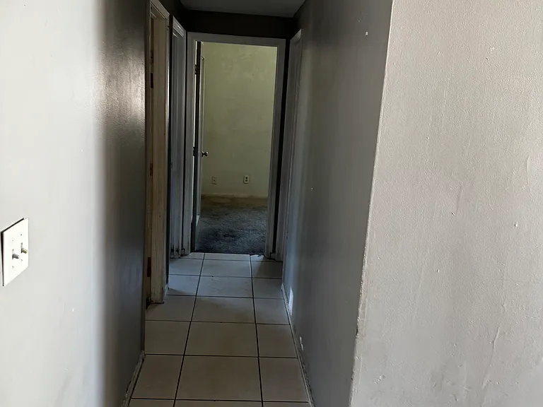 44110 Carolside Ave — Photo 2