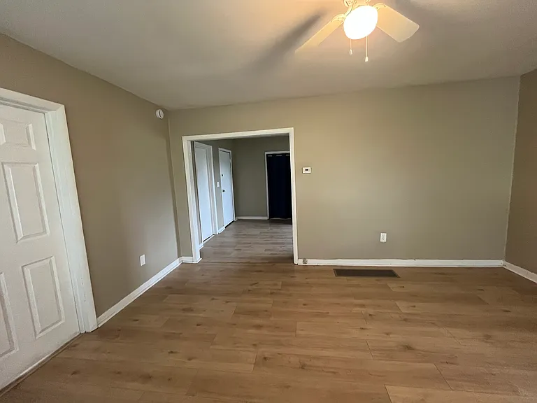 2015 Manz St — Photo 3