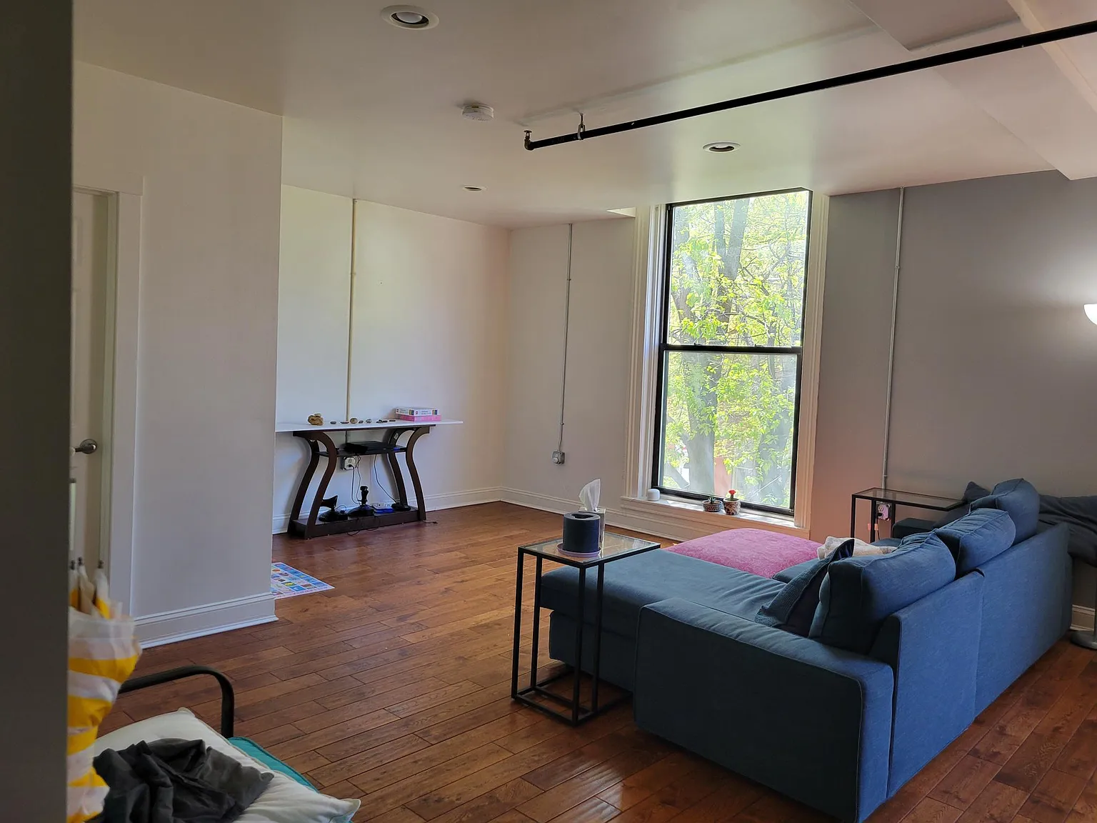4 bed, 3.5 bath, 2400 sqft, $2,800 — Photo 4