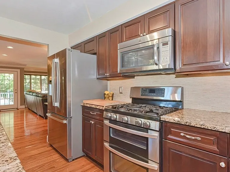 601 Browning Ln — Photo 12