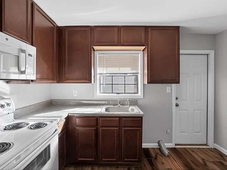 3681 Lynn Dr — Photo 23